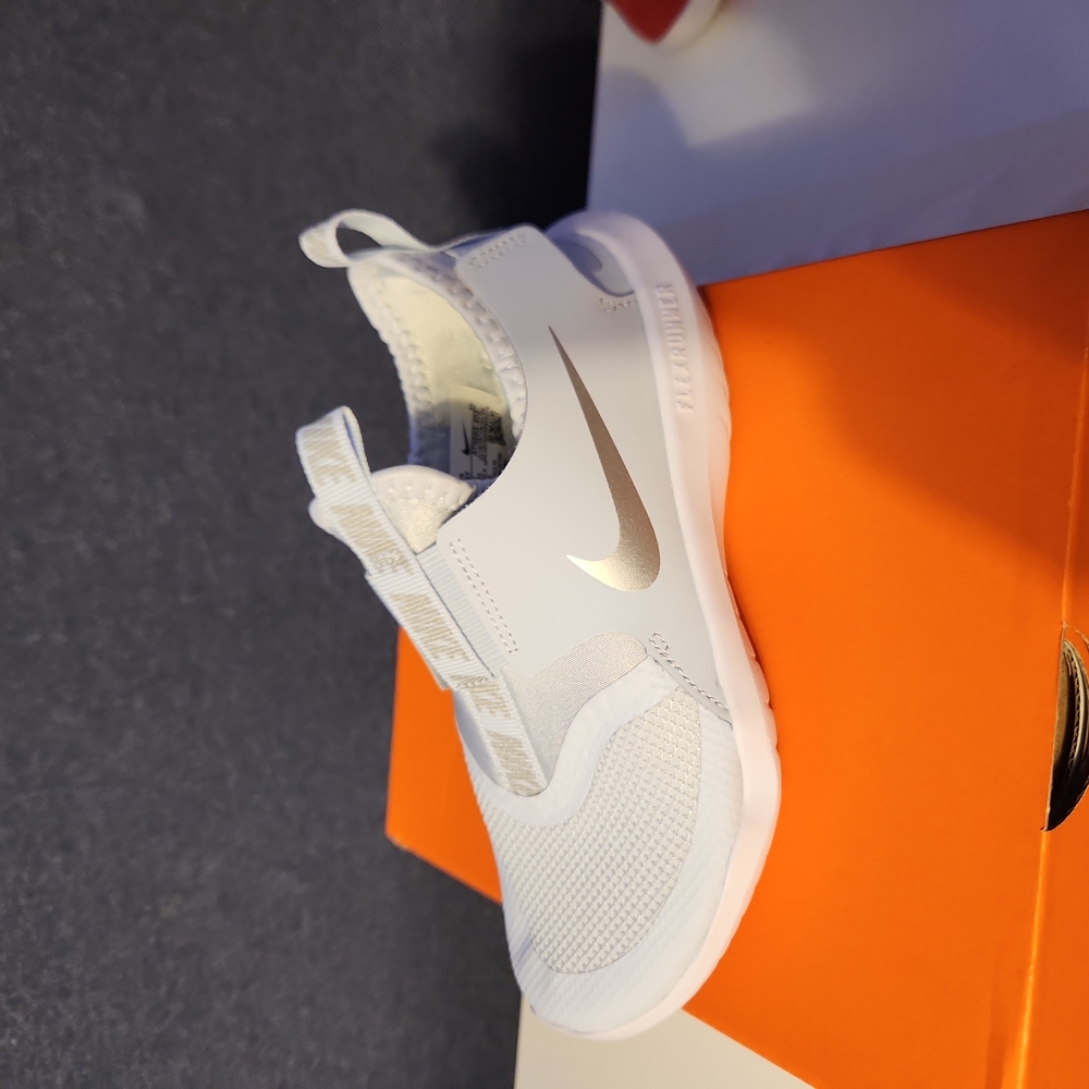 Nike Flex RUNNERS Size 1.5Y